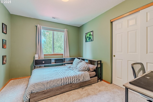 595 Cozy Way, Woodburn, OR 97071 - bedroom featuring carpet flooring