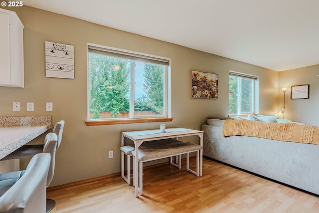 595 Cozy Way, Woodburn, OR 97071 - dining area with light wood-style floors