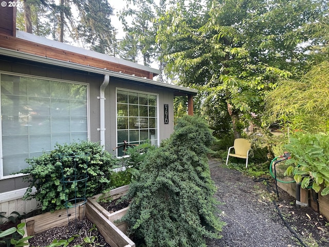 34360 NE Colorado Lake Dr Unit 996, Corvallis, OR 97333 - view of property exterior with a garden