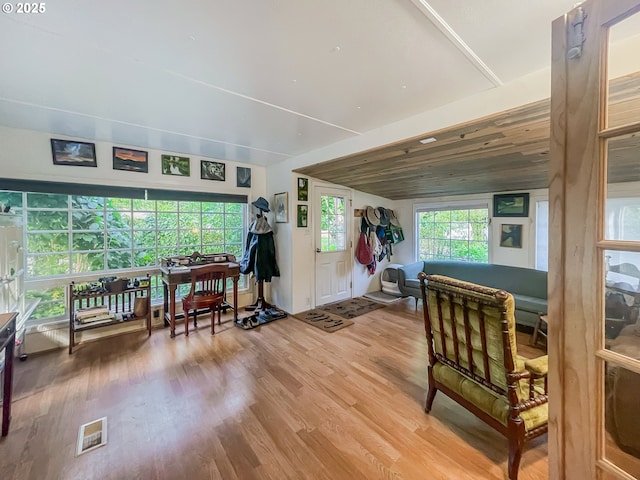 34360 NE Colorado Lake Dr Unit 996, Corvallis, OR 97333 - living area featuring wood finished floors