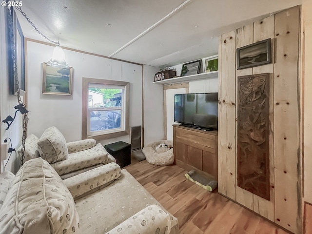 34360 NE Colorado Lake Dr Unit 996, Corvallis, OR 97333 - living area with light wood-type flooring