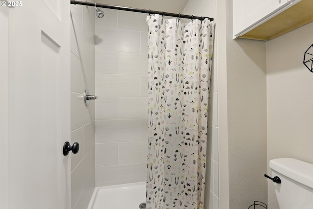 304 SW Birdsdale Dr, Gresham, OR 97080 - full bath featuring toilet and tiled shower