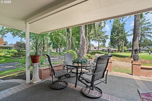 7250 SW Arbor Lake Dr, Wilsonville, OR 97070 - view of patio / terrace with outdoor dining space