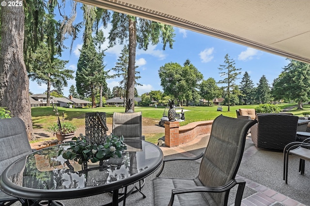 7250 SW Arbor Lake Dr, Wilsonville, OR 97070 - view of patio / terrace with outdoor dining area