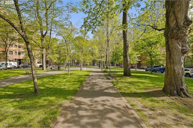 1500 SW Park Ave Unit 429, Portland, OR 97201 - view of property's community with a lawn