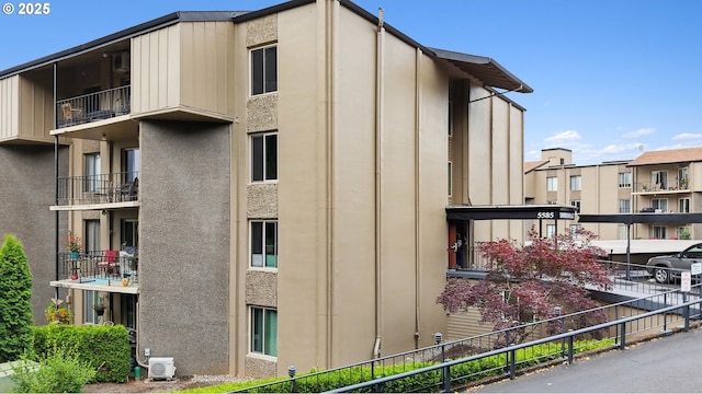 5585 E Evergreen Blvd, Vancouver, WA 98661 - view of apartment building / complex