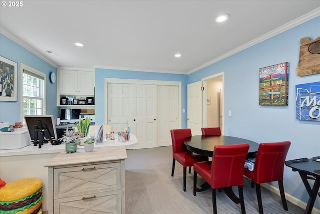 carpeted dining area featuring crown molding, a desk, and recessed lighting