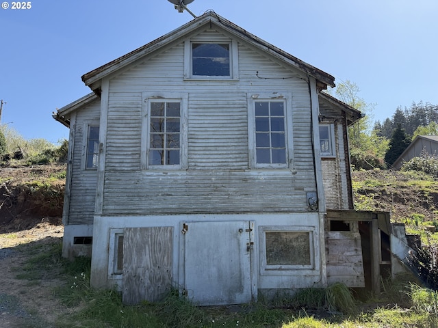 609 Vermont St, North Bend, OR 97459 - view of property exterior