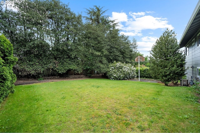 3707 NE 135th Ave, Portland, OR 97230 - view of yard with central AC