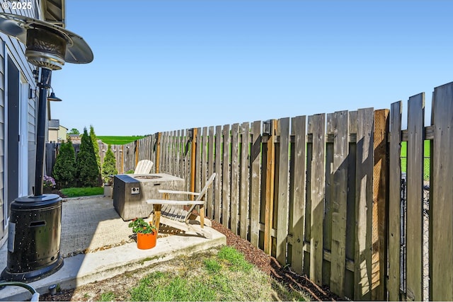 1028 E 16th St, Lafayette, OR 97127 - fenced backyard with a patio area and cooling unit