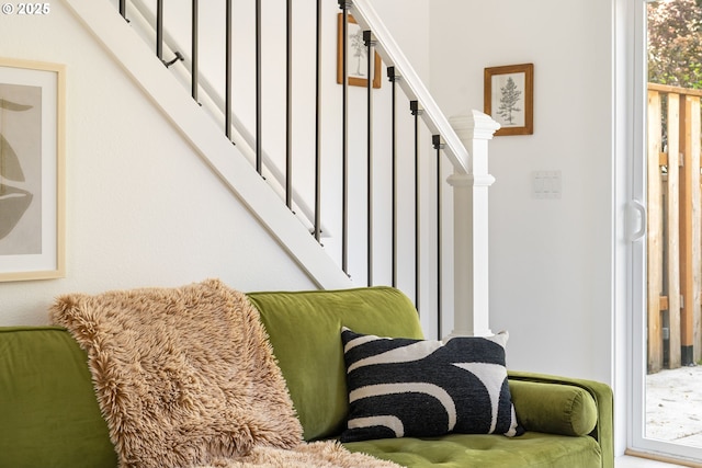 4633 SE 35th Ave Unit B, Portland, OR 97202 - view of staircase