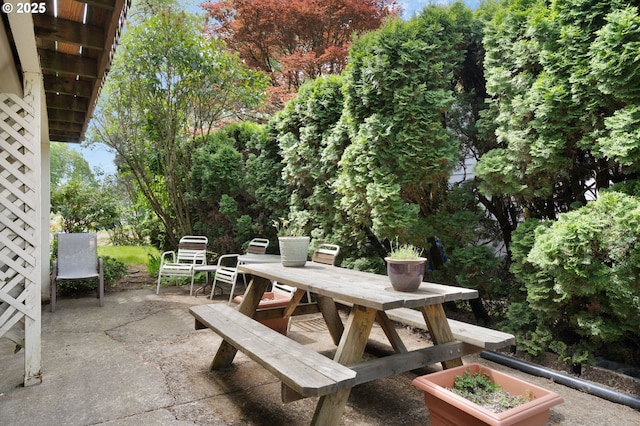 6807 SE Cesar E Chavez Blvd, Portland, OR 97202 - view of patio / terrace featuring outdoor dining area