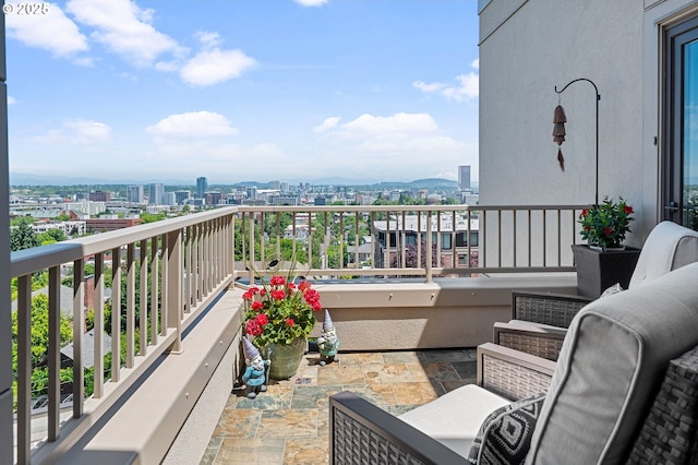 766 NW Westover Sq, Portland, OR 97210 - balcony with a city view