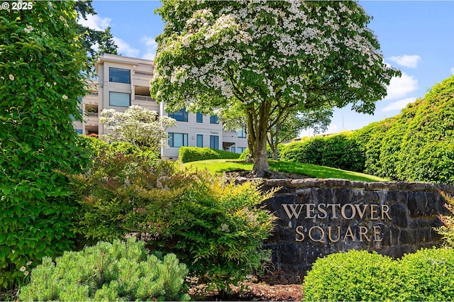 766 NW Westover Sq, Portland, OR 97210 - view of community / neighborhood sign