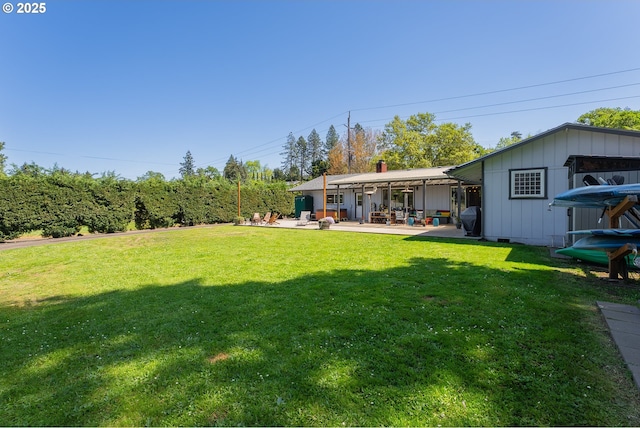 view of yard featuring a patio