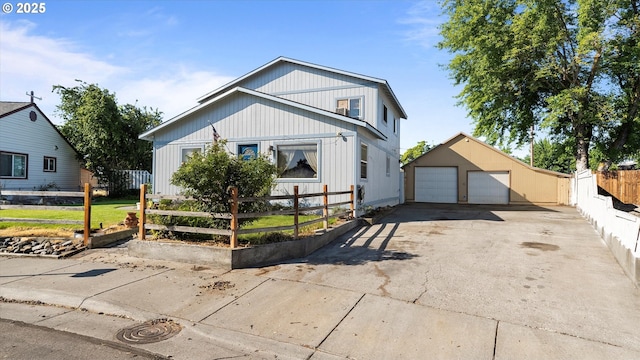 468 E Sunset Dr, Hermiston, OR 97838 - view of front of home with a garage and an outbuilding