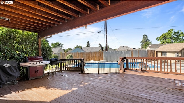 468 E Sunset Dr, Hermiston, OR 97838 - deck with a fenced backyard and a grill