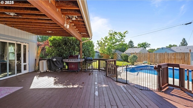 468 E Sunset Dr, Hermiston, OR 97838 - deck with a fenced backyard and a grill