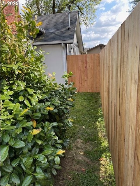 view of yard featuring fence
