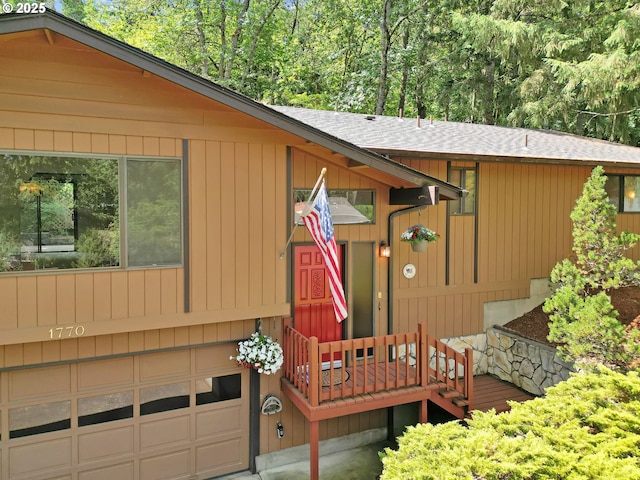 1770 W 28th Ave, Eugene, OR 97405 - view of front of property featuring a shingled roof and an attached garage