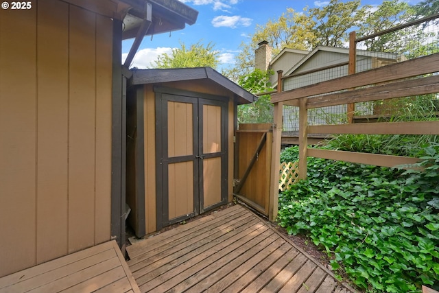 1770 W 28th Ave, Eugene, OR 97405 - wooden terrace with a shed