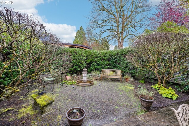 1917 NE Fremont St, Portland, OR 97212 - view of yard