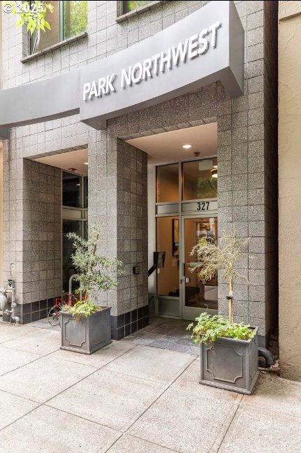 view of property entrance