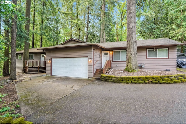 4718 SW Miles Ct, Portland, OR 97219 - single story home featuring a garage and driveway