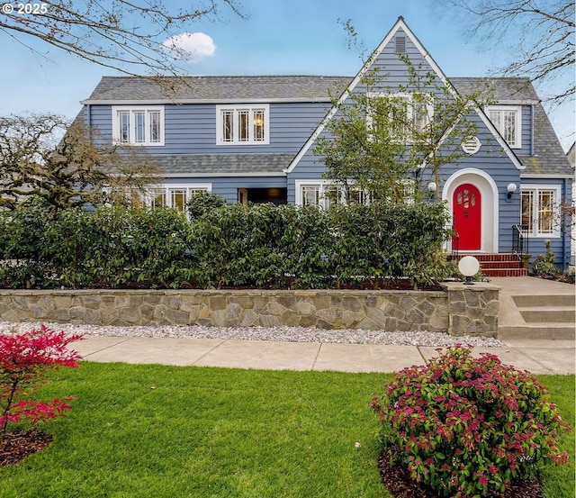 460 Bush St SE, Salem, OR 97302 - view of front facade with a front lawn and roof with shingles