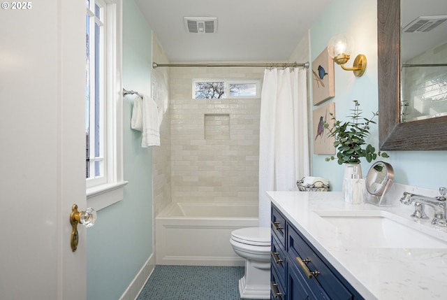 460 Bush St SE, Salem, OR 97302 - bathroom featuring vanity, healthy amount of natural light, toilet, and shower / bathtub combination with curtain