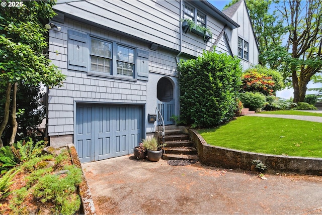 368 NW Lomita Ter, Portland, OR 97210 - view of front of house with a front yard