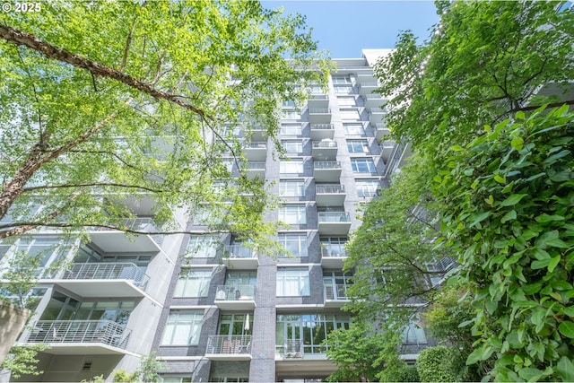1255 NW 9th Ave Unit 508, Portland, OR 97209 - view of apartment building / complex