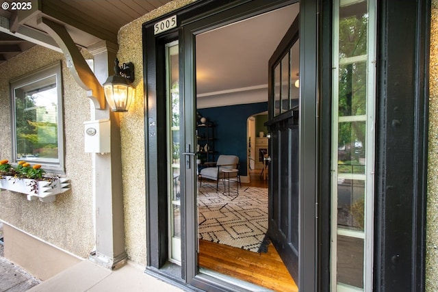 5005 NE Flanders St, Portland, OR 97213 - entrance to property with stucco siding