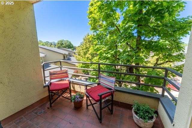 620 Wimbledon Ct, Eugene, OR 97401 - view of balcony