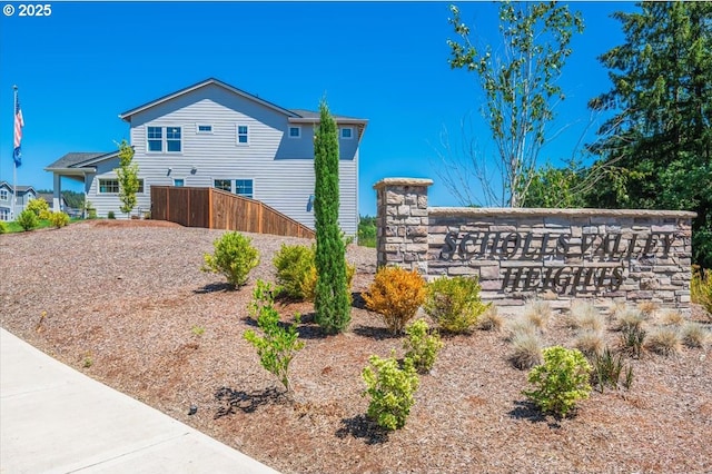 view of community / neighborhood sign