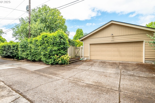 1702 24th Ave, Longview, WA 98632 - view of garage