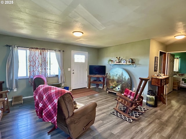 516 W Railroad Ave, Goldendale, WA 98620 - living area featuring baseboards and wood finished floors