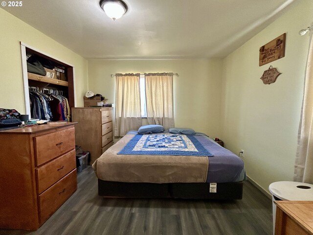 516 W Railroad Ave, Goldendale, WA 98620 - bedroom featuring dark wood-style flooring