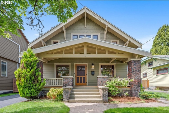7525 SE 18th Ave, Portland, OR 97202 - craftsman house featuring a porch