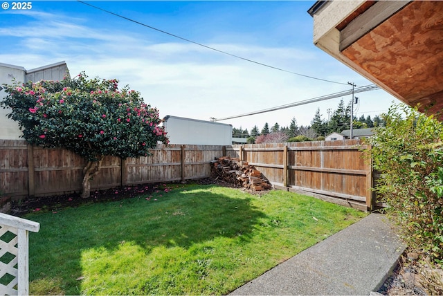 view of yard featuring fence