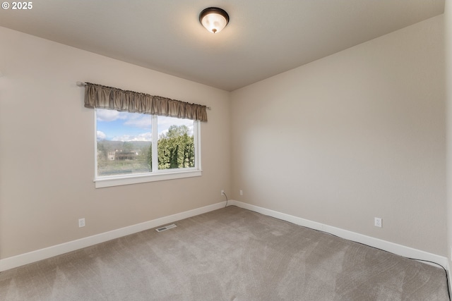 205 W Oriole Dr, Roseburg, OR 97471 - unfurnished room with carpet flooring, baseboards, and visible vents