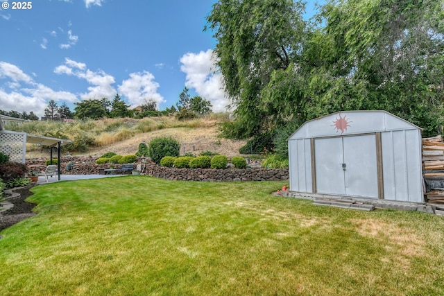 385 S Green St, Heppner, OR 97836 - view of grassy yard with a storage unit