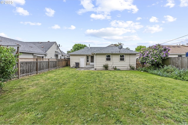 1041 19th Ave, Longview, WA 98632 - rear view of house with a patio area