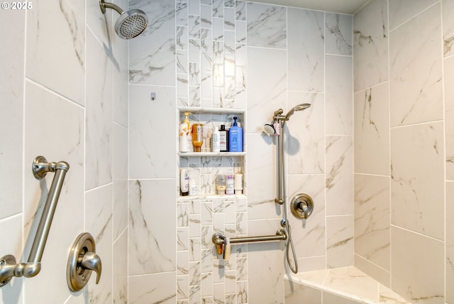 4303 SW Sheridan Ave, Pendleton, OR 97801 - full bath featuring tiled shower