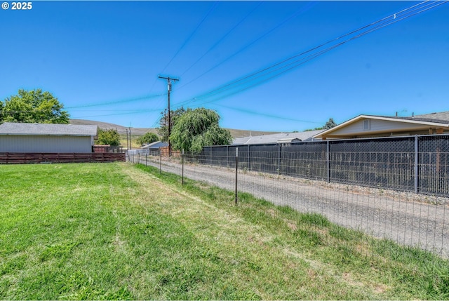 4303 SW Sheridan Ave, Pendleton, OR 97801 - view of yard