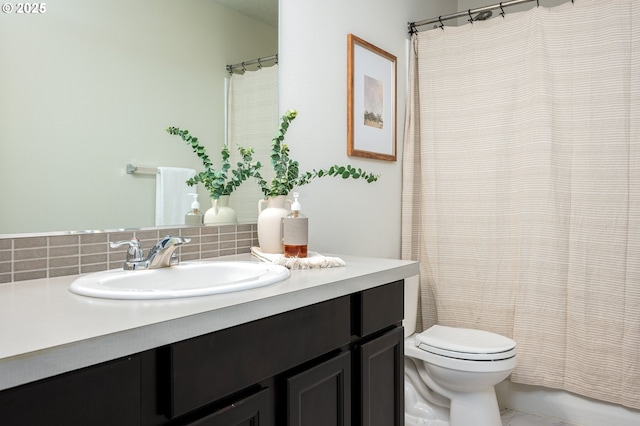 505 NE 138th Pl, Vancouver, WA 98684 - full bathroom with vanity, decorative backsplash, and curtained shower