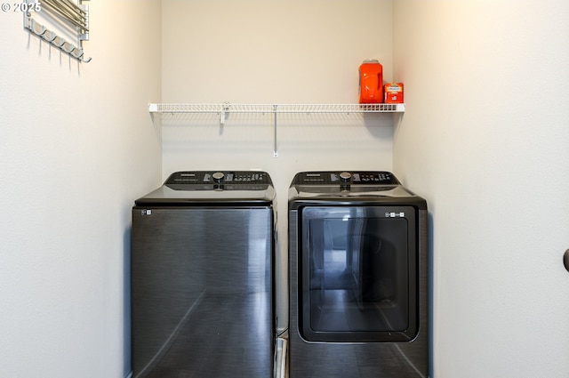 505 NE 138th Pl, Vancouver, WA 98684 - washroom featuring washing machine and clothes dryer