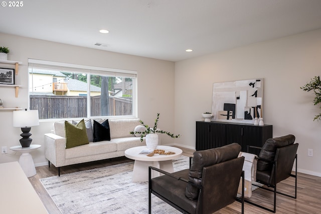 505 NE 138th Pl, Vancouver, WA 98684 - living room with wood finished floors and recessed lighting