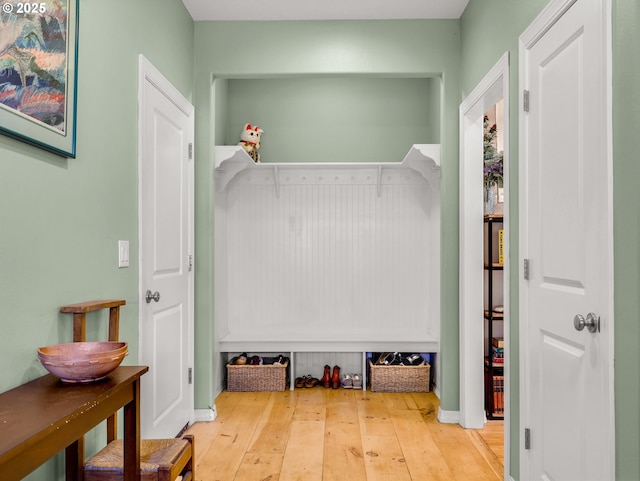 92041 Carmen Creek Rd, Astoria, OR 97103 - mudroom with wood-type flooring