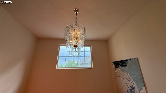 2113 SE 181st Ave, Vancouver, WA 98683 - detailed view of a chandelier